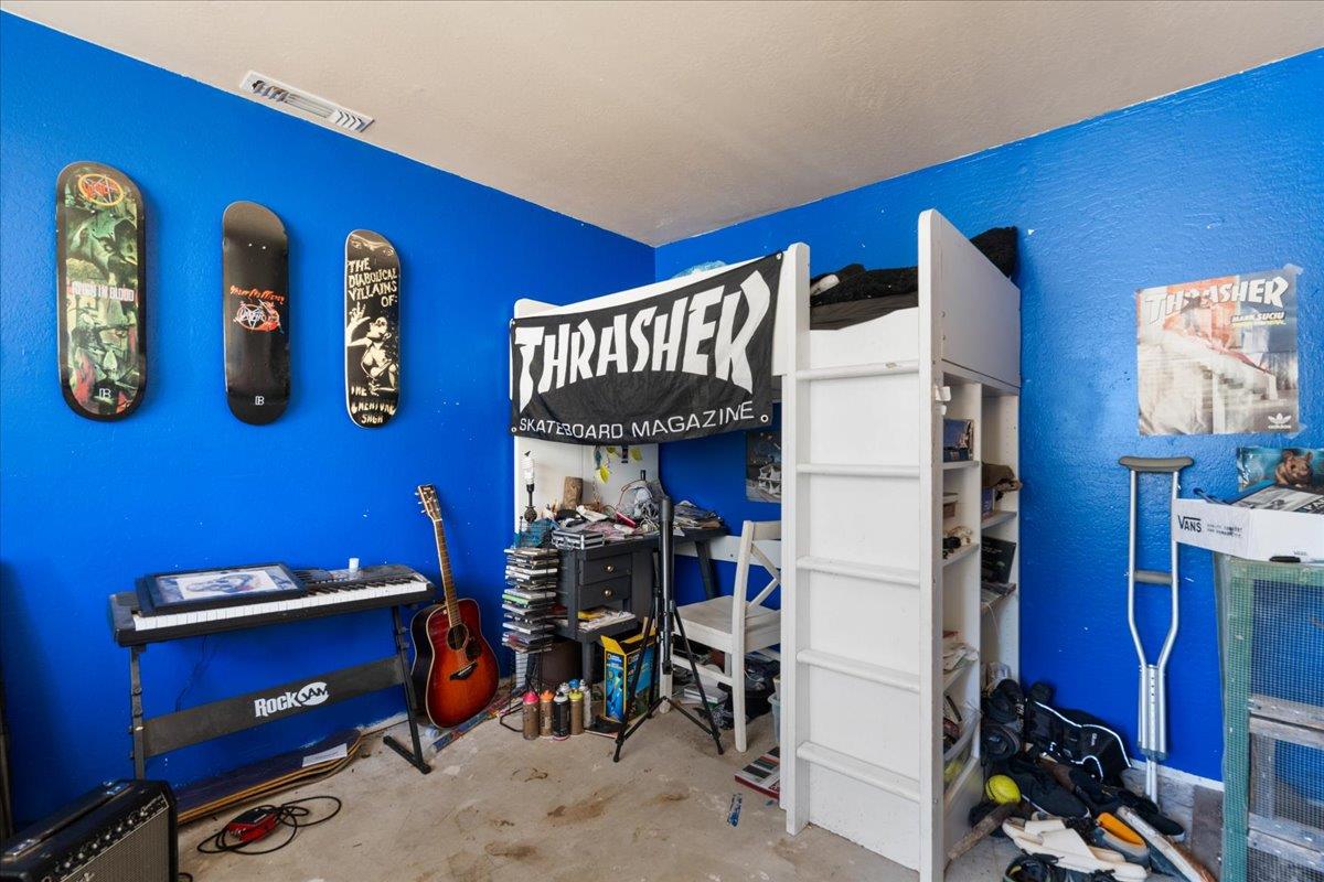 10985 Tyler Foote Road Nevada City, CA 95959 - Photo 12 of 27 a view of a room with gym equipment