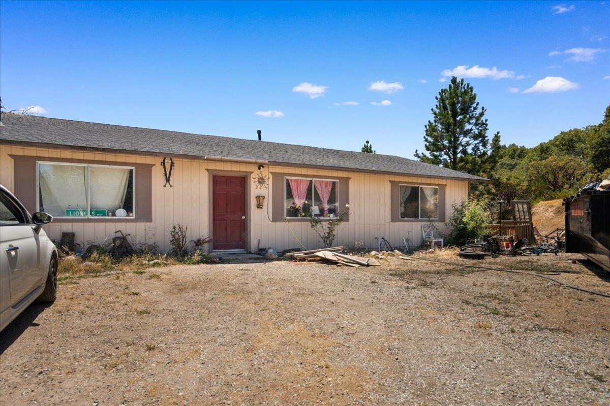 10985 Tyler Foote Road Nevada City, CA 95959 - Photo 16 of 27 a view of a house with a patio