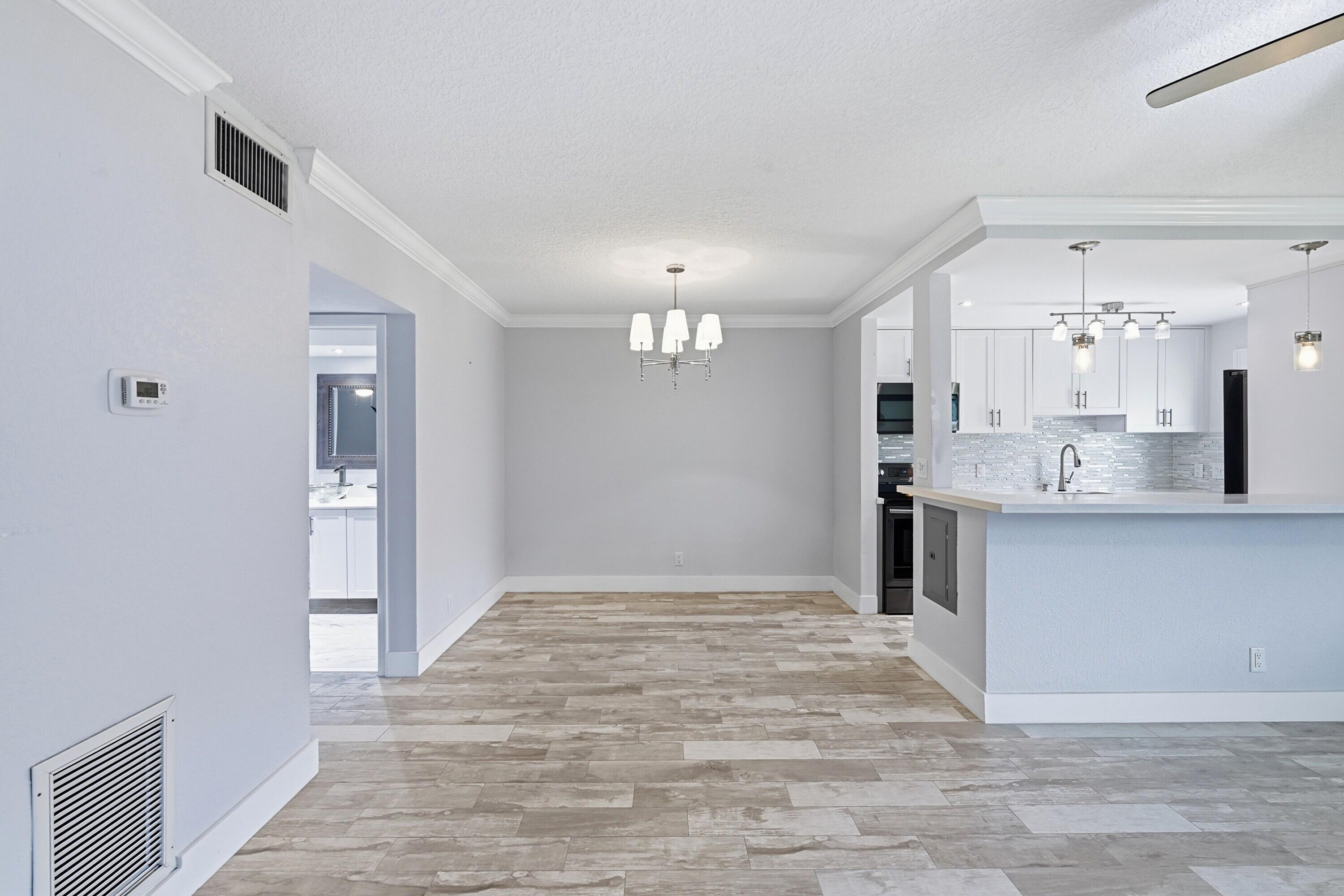 2110 Northeast 42nd Street, Unit 2B Lighthouse Point, FL 33064 - Photo 8 of 31 Dining