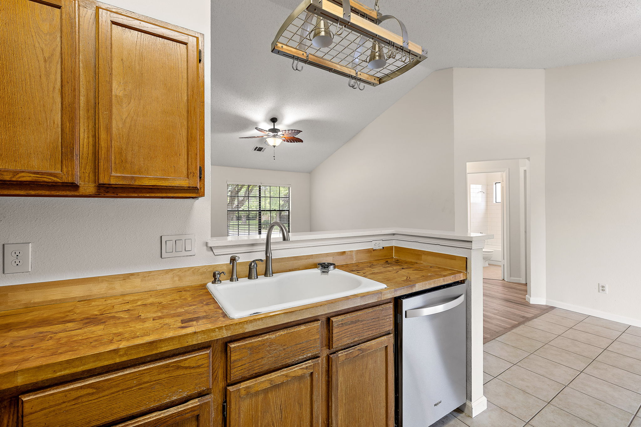 1705 Laurel Path Round Rock, TX 78664 - Photo 9 of 17