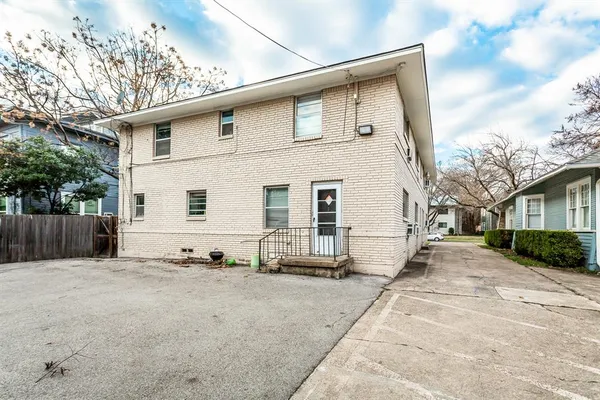 $1,200 | 4916 Worth Street, Unit 1, Dallas, TX 75214