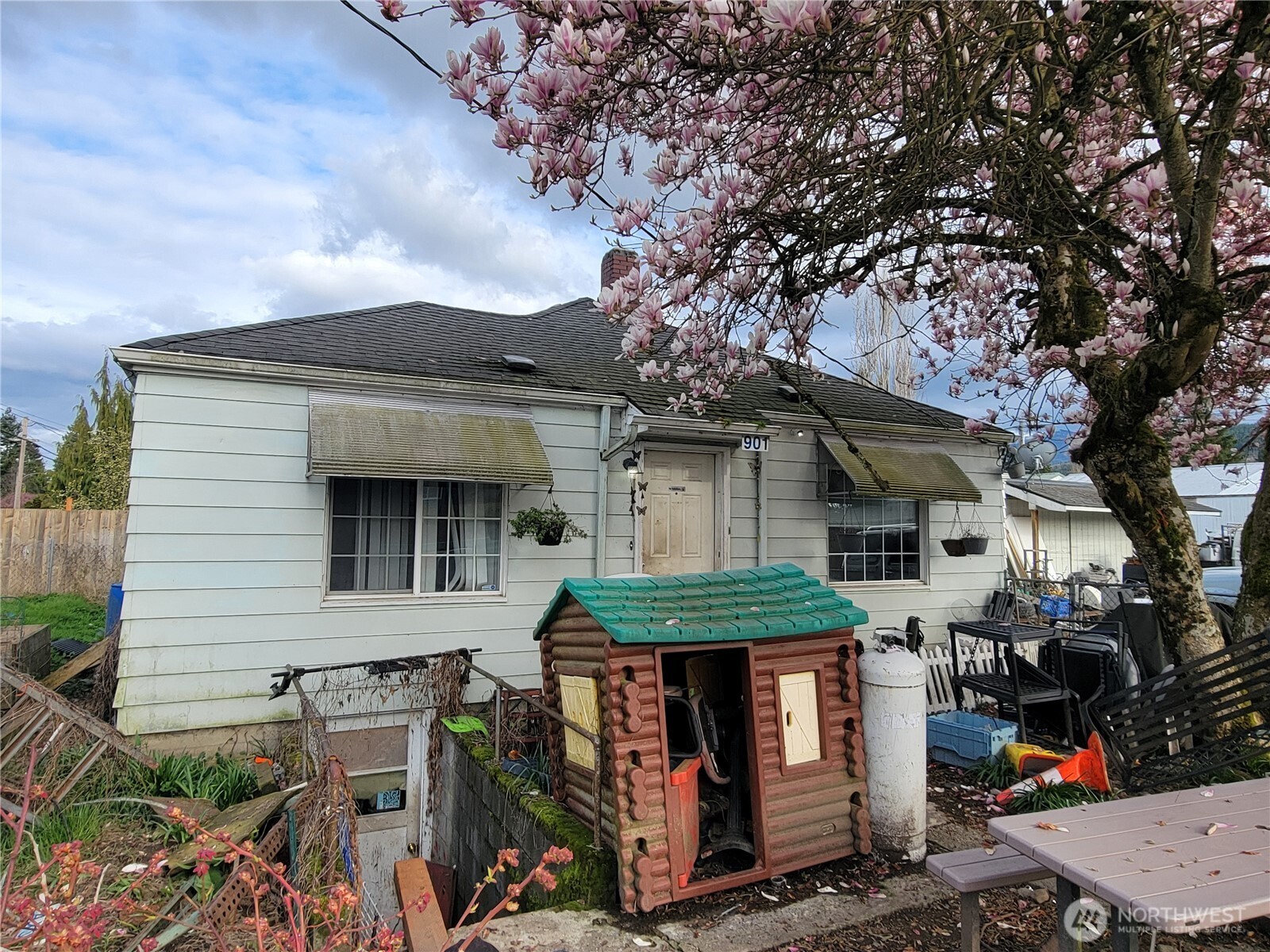 901 11th Street Sedro-Woolley, WA 98284 - Photo 2 of 12