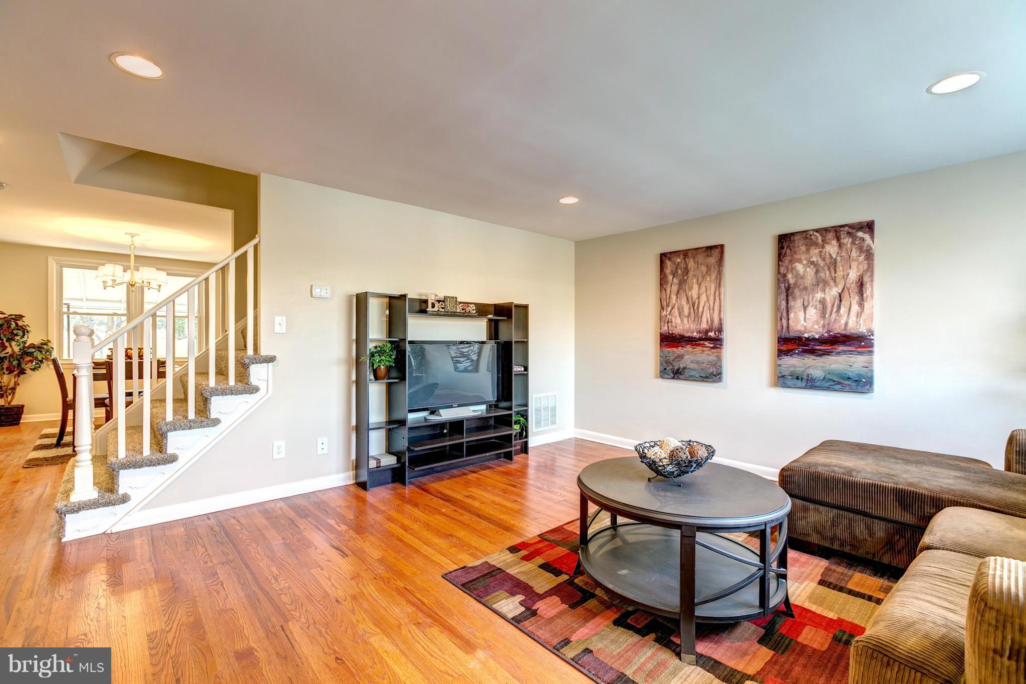 5581 Whitby Road Baltimore, MD 21206 - Photo 1 of 29 Inviting Living Room