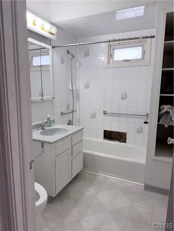 $1,400 | 2131 James Street, Syracuse, NY 13206