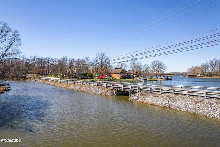 1534 Cherokee Road East Crossville, TN 38572 - Photo 3 of 7 Entrance to Lake Tansi