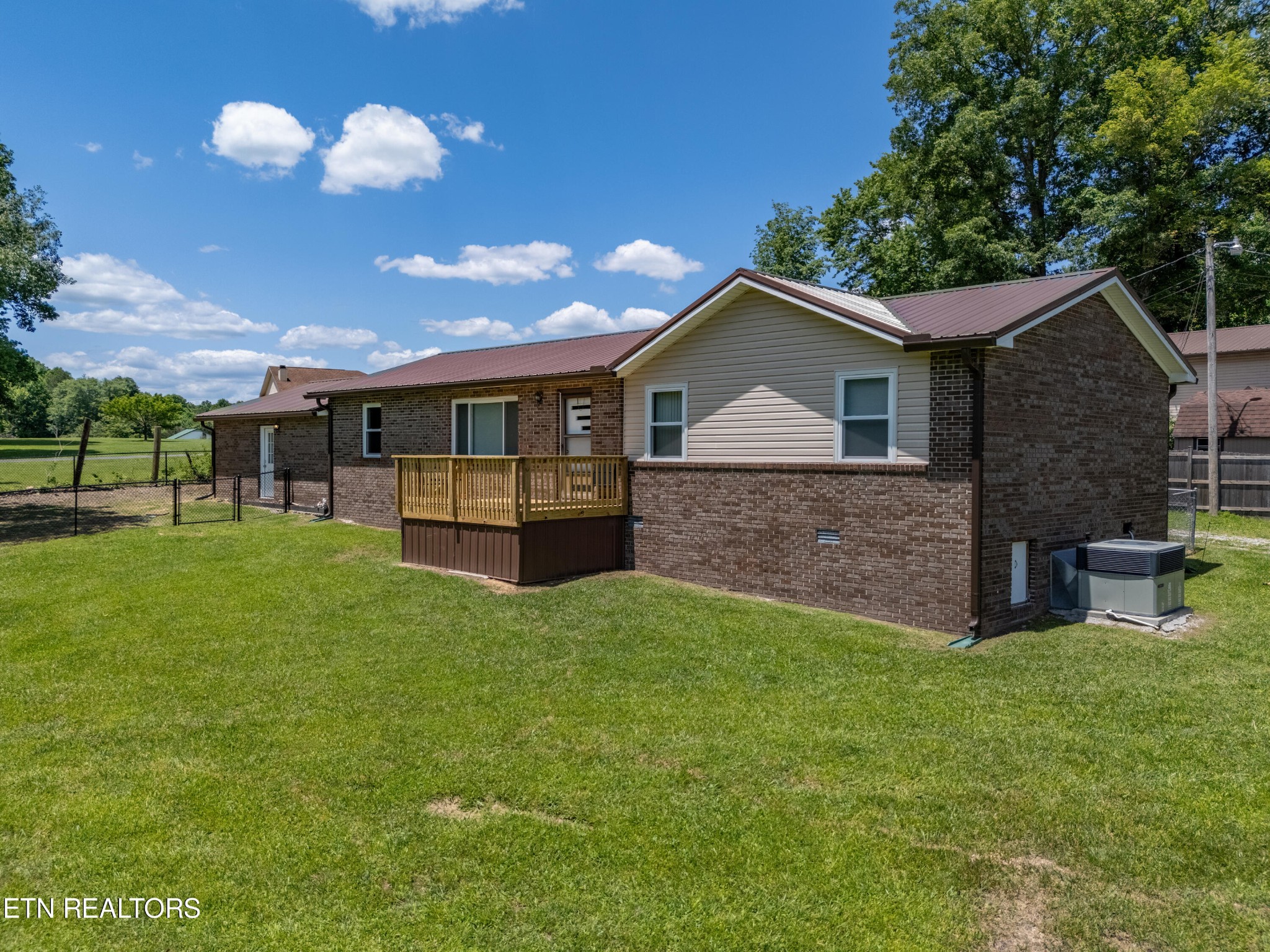 115 Boulder Road Wartburg, TN 37887 - Photo 2 of 36 Gallery Image 2