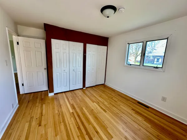 $203,000 | 31700 Lafler Drive, Rockwood, MI 48173
