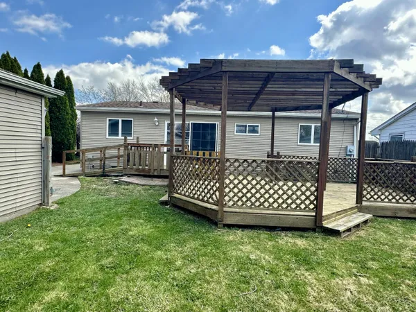 $203,000 | 31700 Lafler Drive, Rockwood, MI 48173