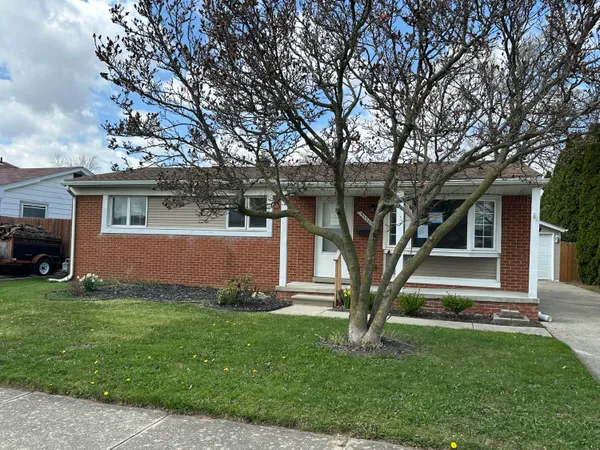 $203,000 | 31700 Lafler Drive, Rockwood, MI 48173