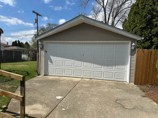 $203,000 | 31700 Lafler Drive, Rockwood, MI 48173