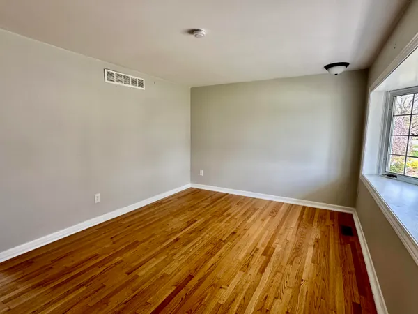 $203,000 | 31700 Lafler Drive, Rockwood, MI 48173