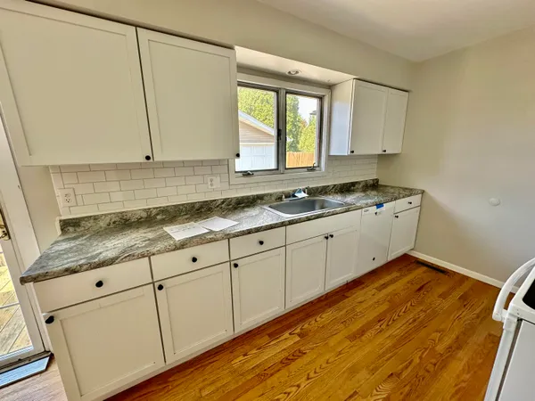 $203,000 | 31700 Lafler Drive, Rockwood, MI 48173