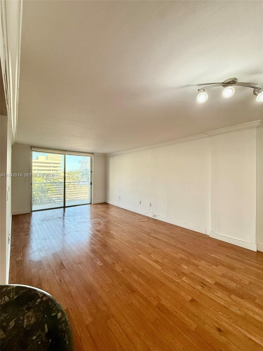 1605 Bay Road, Unit 407 Miami Beach, FL 33139 - Photo 12 of 35