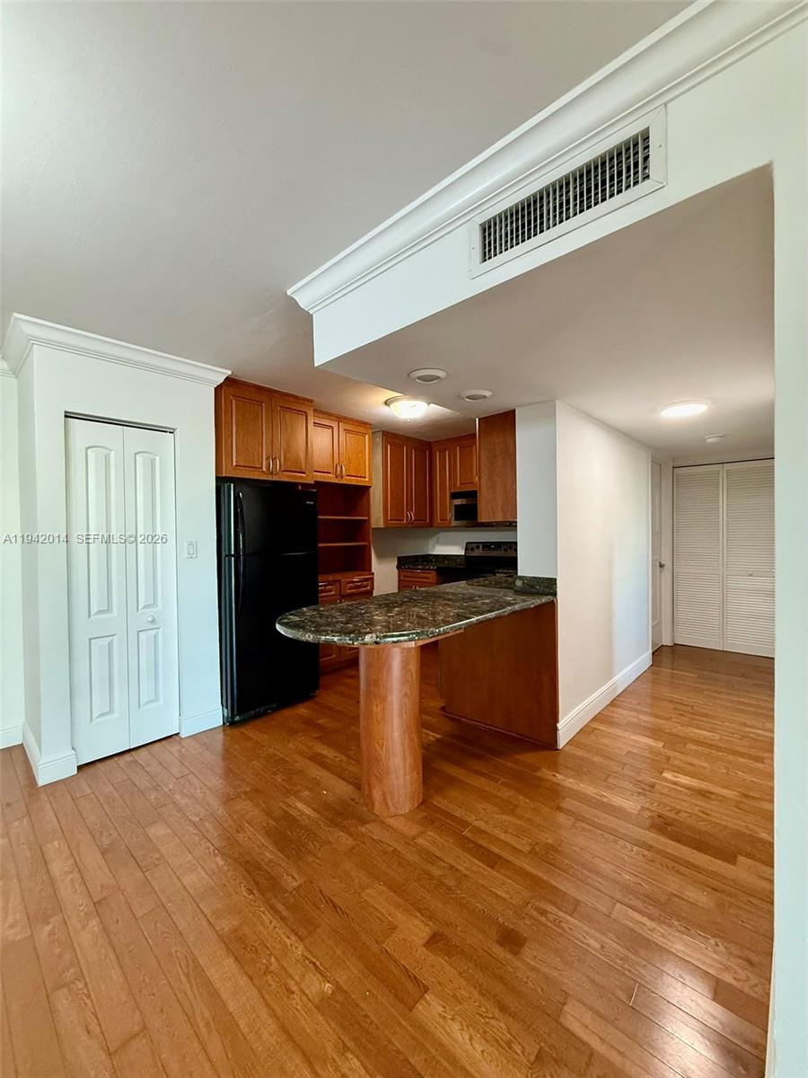 1605 Bay Road, Unit 407 Miami Beach, FL 33139 - Photo 17 of 35