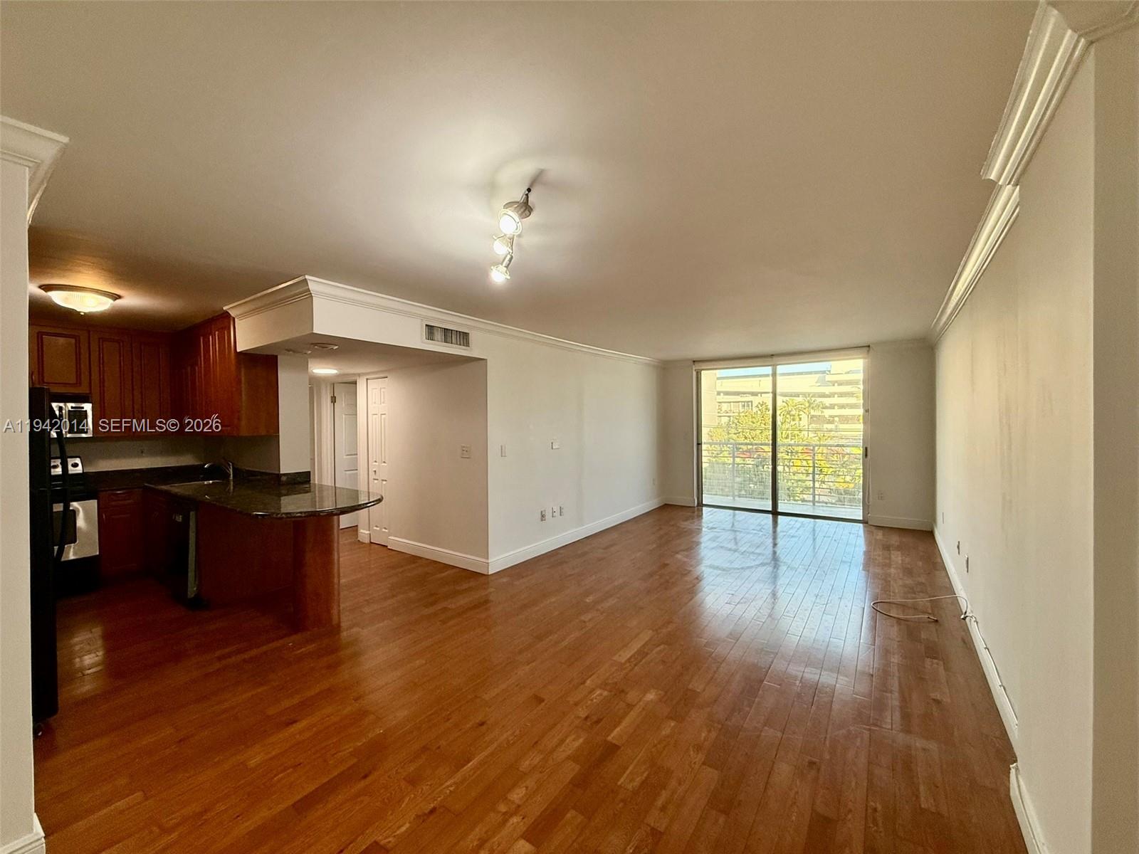 1605 Bay Road, Unit 407 Miami Beach, FL 33139 - Photo 7 of 35