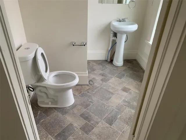 $1,200 | 617 West Gandy Street, Unit 3, Denison, TX 75020