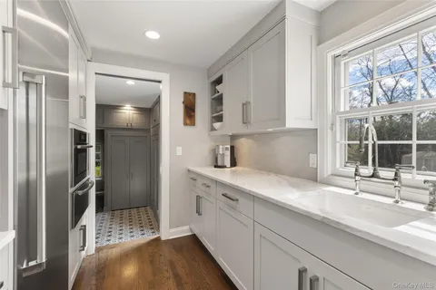 $3,150,000 | 16 John Jay Place, Rye, NY 10580