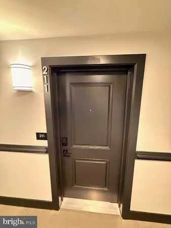 $3,100 | 701 North Henry Street, Unit 211, Alexandria, VA 22314
