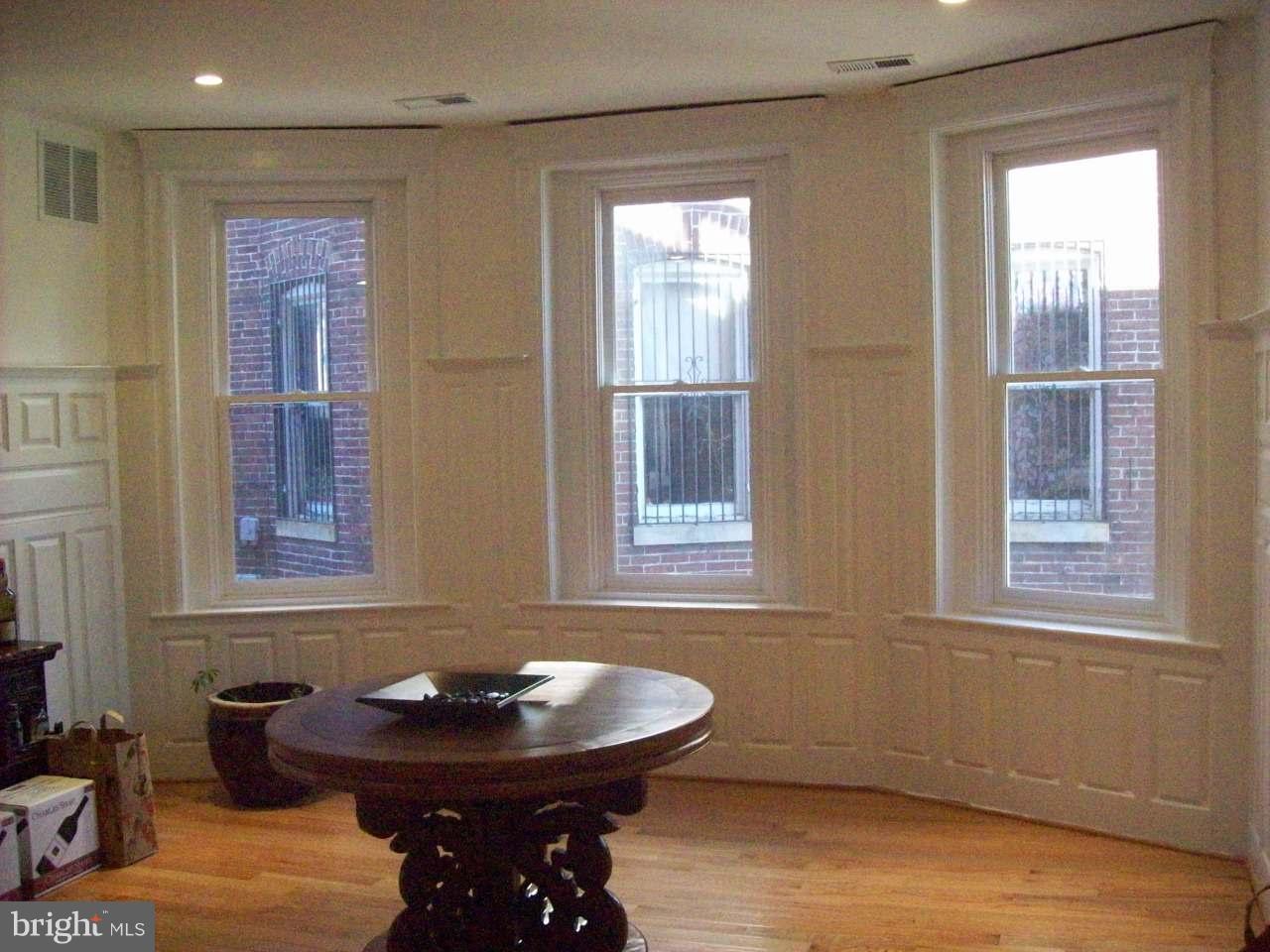 1740 Park Road Northwest Washington, DC 20010 - Photo 4 of 30 Living Room