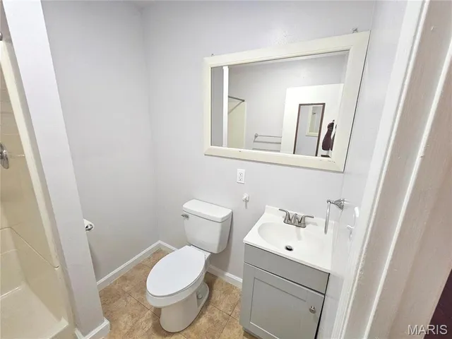 $750 | 221 North High Street, Belleville, IL 62220