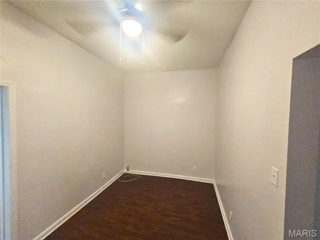 $750 | 221 North High Street, Belleville, IL 62220