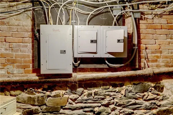 $599,000 | 476 Smith Street, Providence, RI 02908