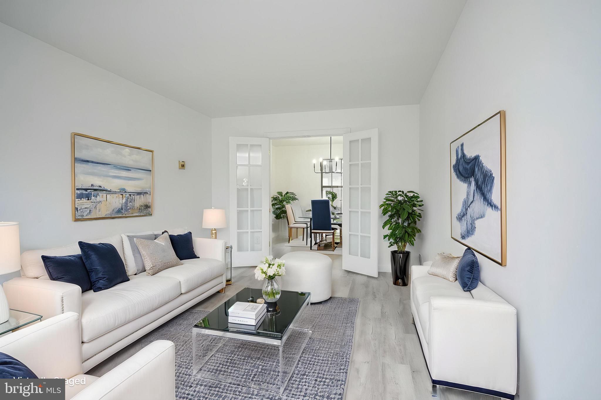 5 Wickham Lane Westampton, NJ 08060 - Photo 7 of 32 a living room with furniture and a potted plant