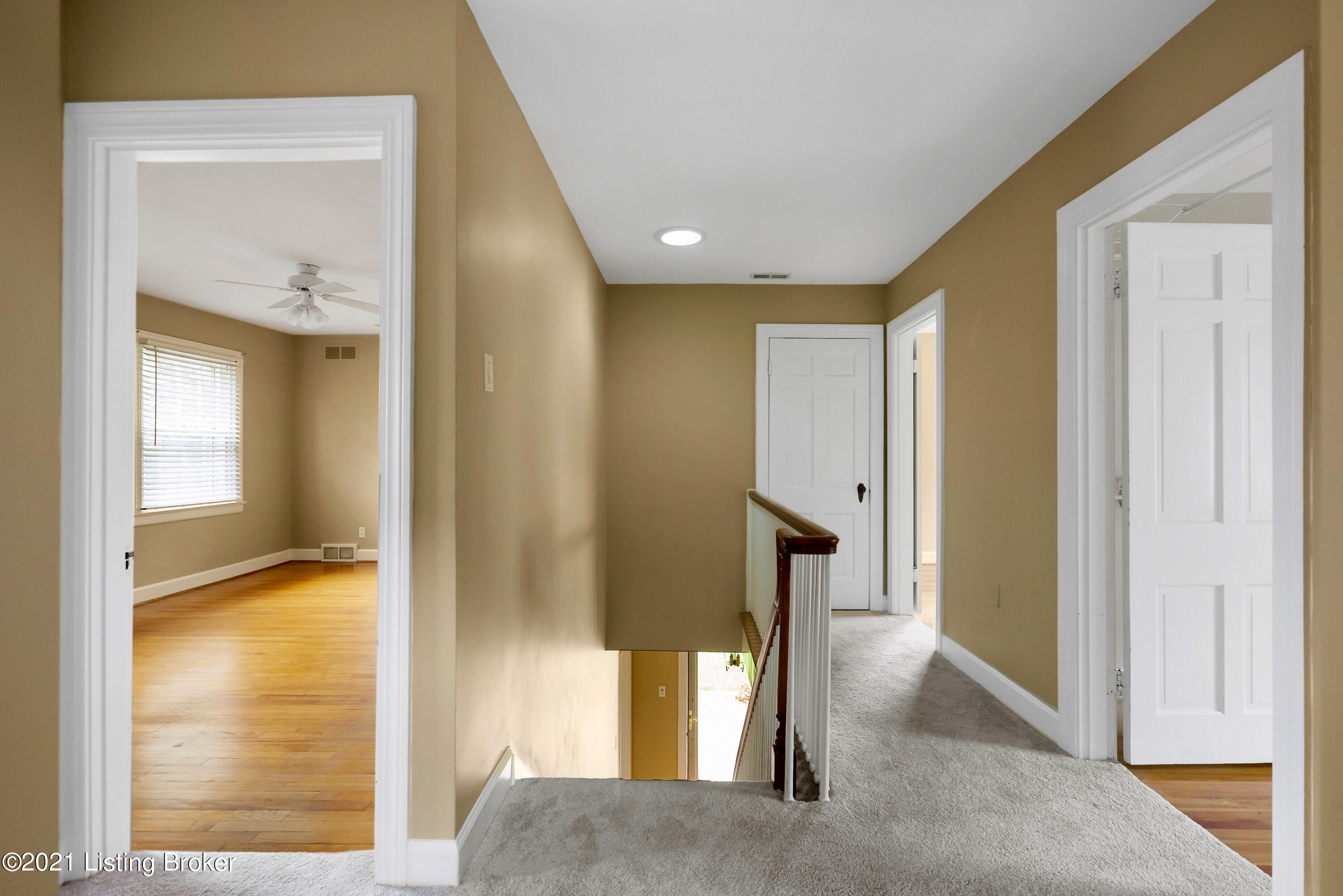 3322 Trinity Road Louisville, KY 40206 - Photo 17 of 33 2nd Floor Landing