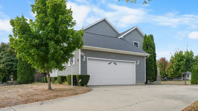 $438,000 | 1103 Prestwick Point, Champaign, IL 61822