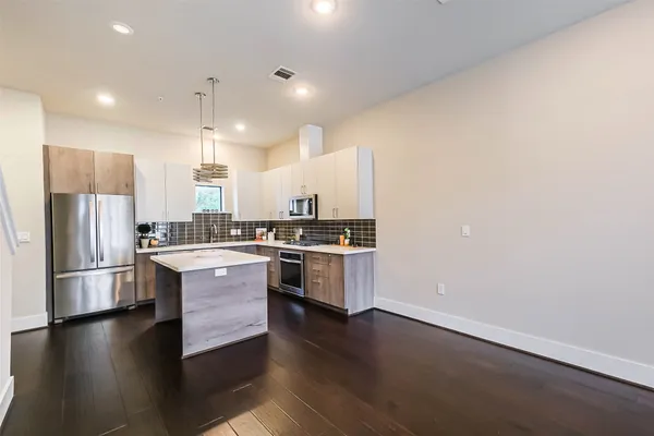 $345,000 | 2401 Crawford Street, Unit C1B, Houston, TX 77004