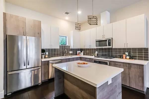 $345,000 | 2401 Crawford Street, Unit C1B, Houston, TX 77004