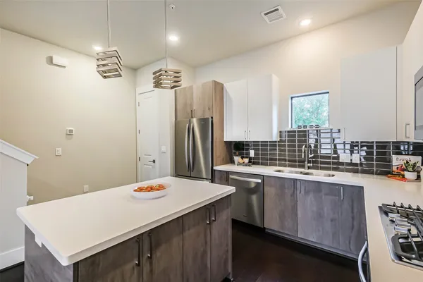 $345,000 | 2401 Crawford Street, Unit C1B, Houston, TX 77004