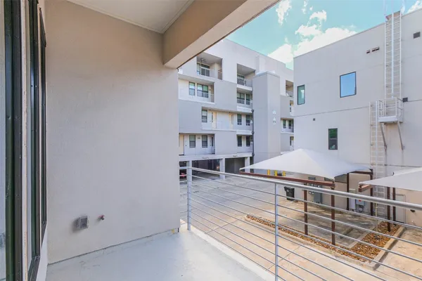 $345,000 | 2401 Crawford Street, Unit C1B, Houston, TX 77004