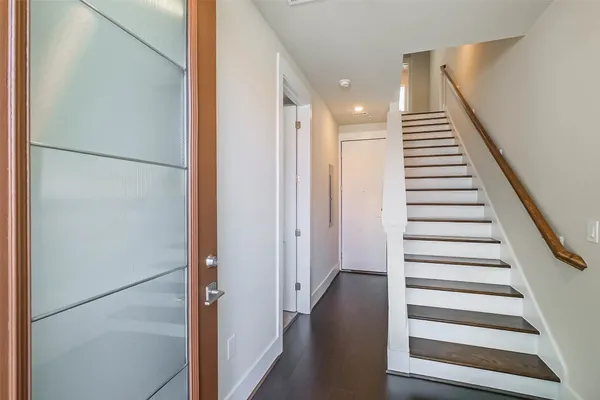 $345,000 | 2401 Crawford Street, Unit C1B, Houston, TX 77004