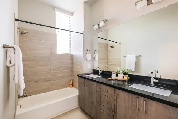 $345,000 | 2401 Crawford Street, Unit C1B, Houston, TX 77004
