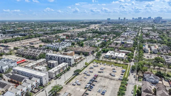 $345,000 | 2401 Crawford Street, Unit C1B, Houston, TX 77004