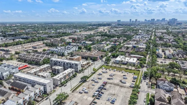 $345,000 | 2401 Crawford Street, Unit C1B, Houston, TX 77004