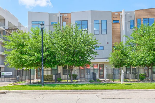 $345,000 | 2401 Crawford Street, Unit C1B, Houston, TX 77004