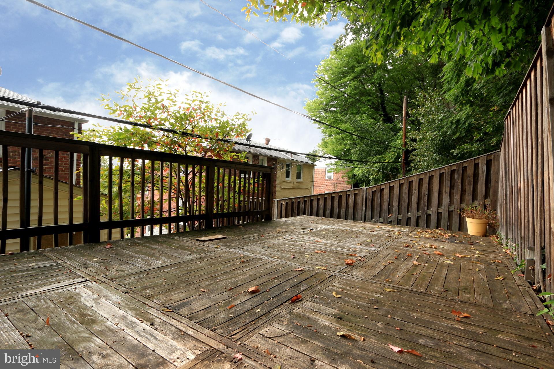 3723 South Kemper Road Arlington, VA 22206 - Photo 15 of 15 a view of a balcony
