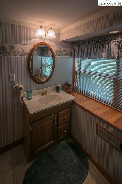 155 Ransom Street Blowing Rock, NC 28605 - Photo 14 of 23 Gallery Image 14