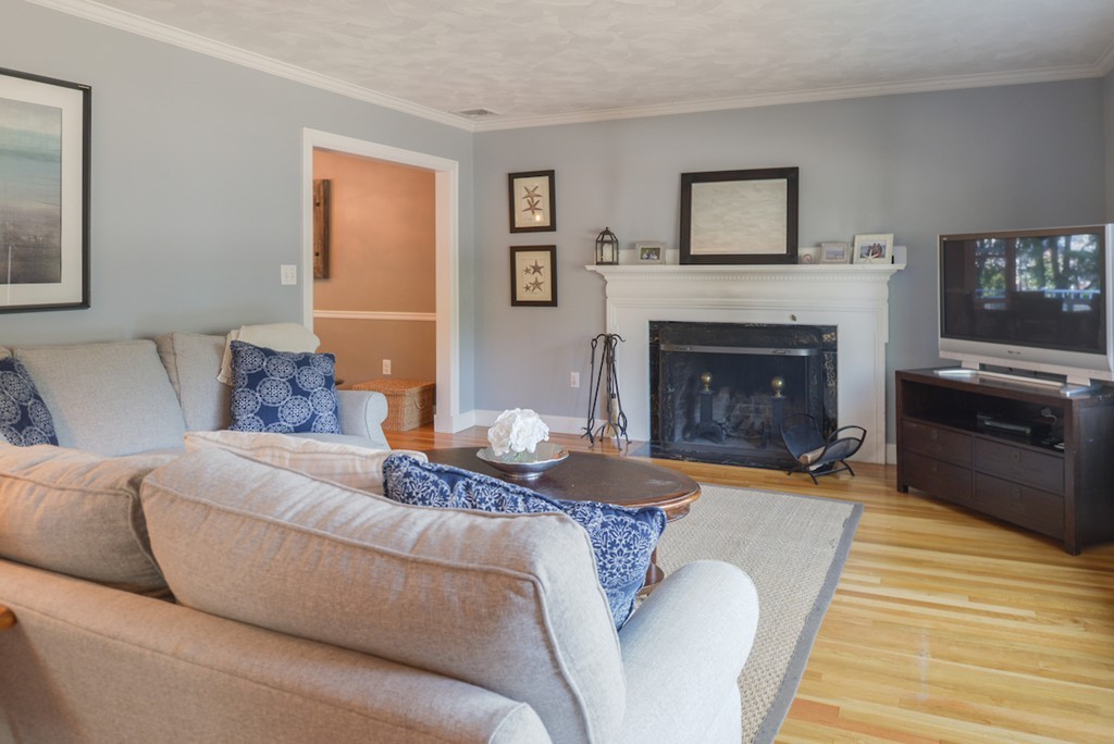 24 Bellevue Road Swampscott, MA 01907 - Photo 2 of 30