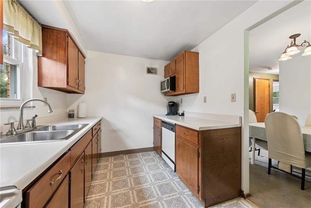 307 Rickey Drive Monroeville, PA 15146 - Photo 14 of 33