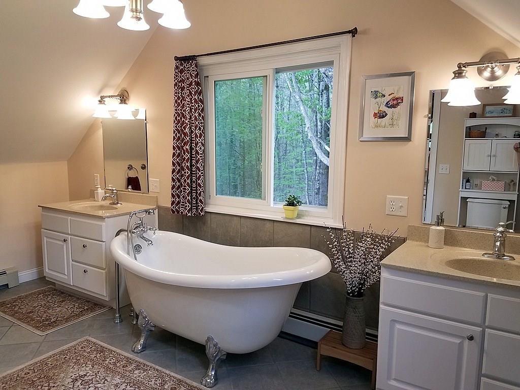 697 Whittier Road Farmington, ME 04938 - Photo 15 of 35 Master Bath