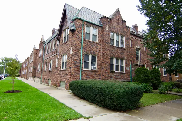 $260,000 | 2859 North Kostner Avenue, Unit 1, Chicago, IL 60641