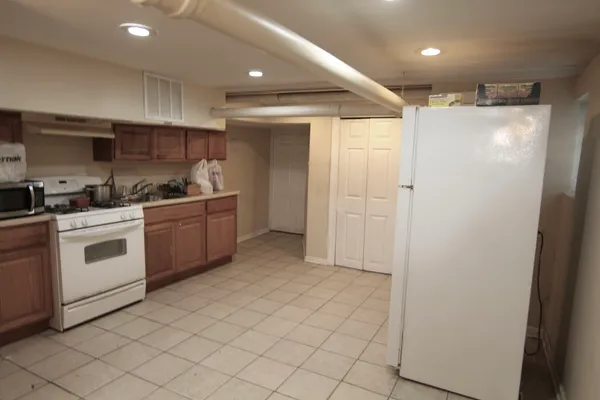 $260,000 | 2859 North Kostner Avenue, Unit 1, Chicago, IL 60641