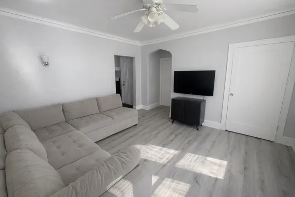 $260,000 | 2859 North Kostner Avenue, Unit 1, Chicago, IL 60641