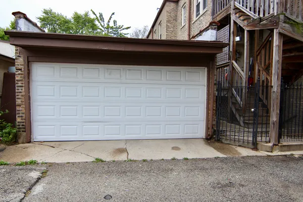 $260,000 | 2859 North Kostner Avenue, Unit 1, Chicago, IL 60641