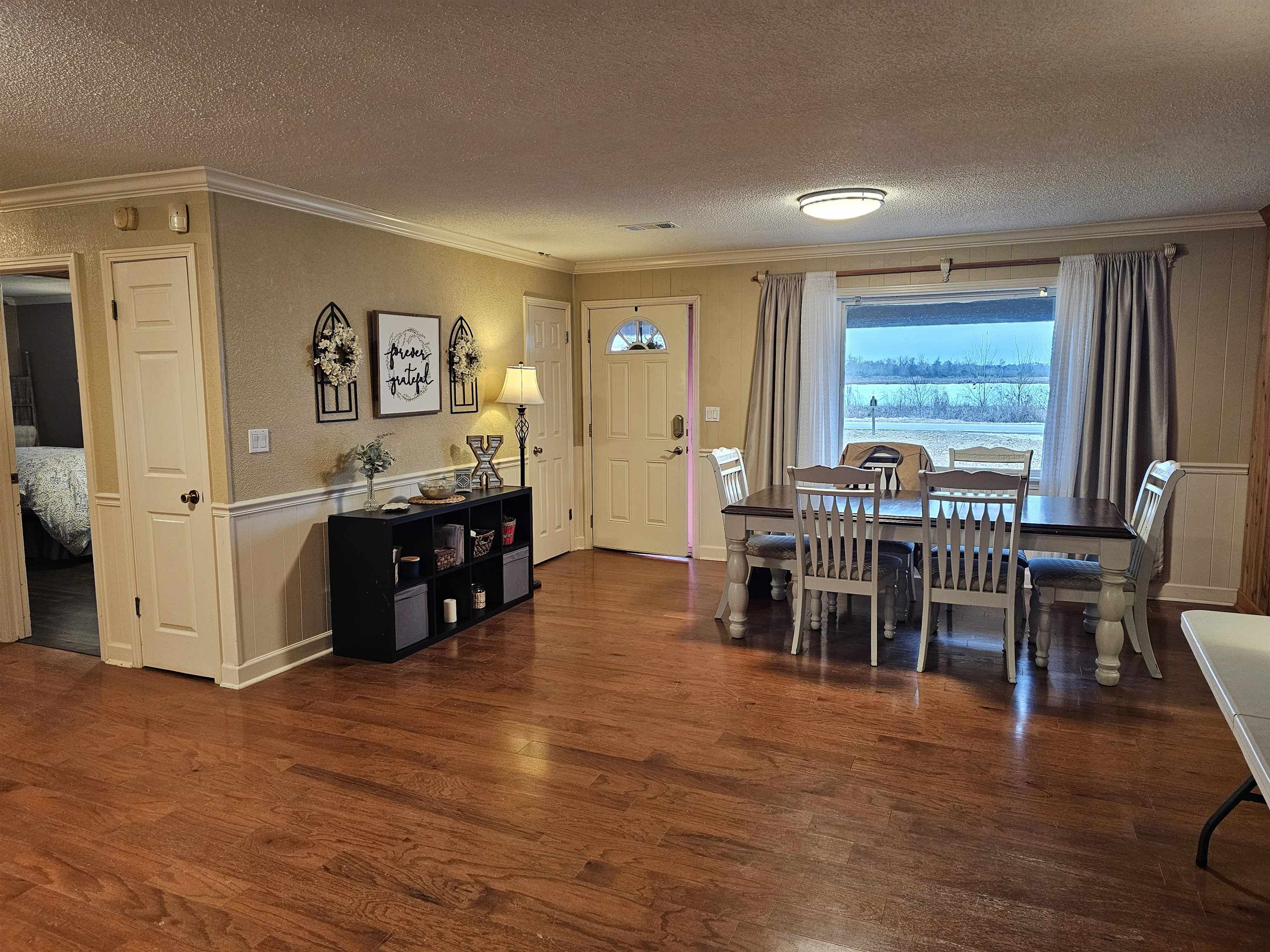 3920 Antioch Highway 51 Road Covington, TN 38019 - Photo 8 of 25 a living room with furniture and a large window