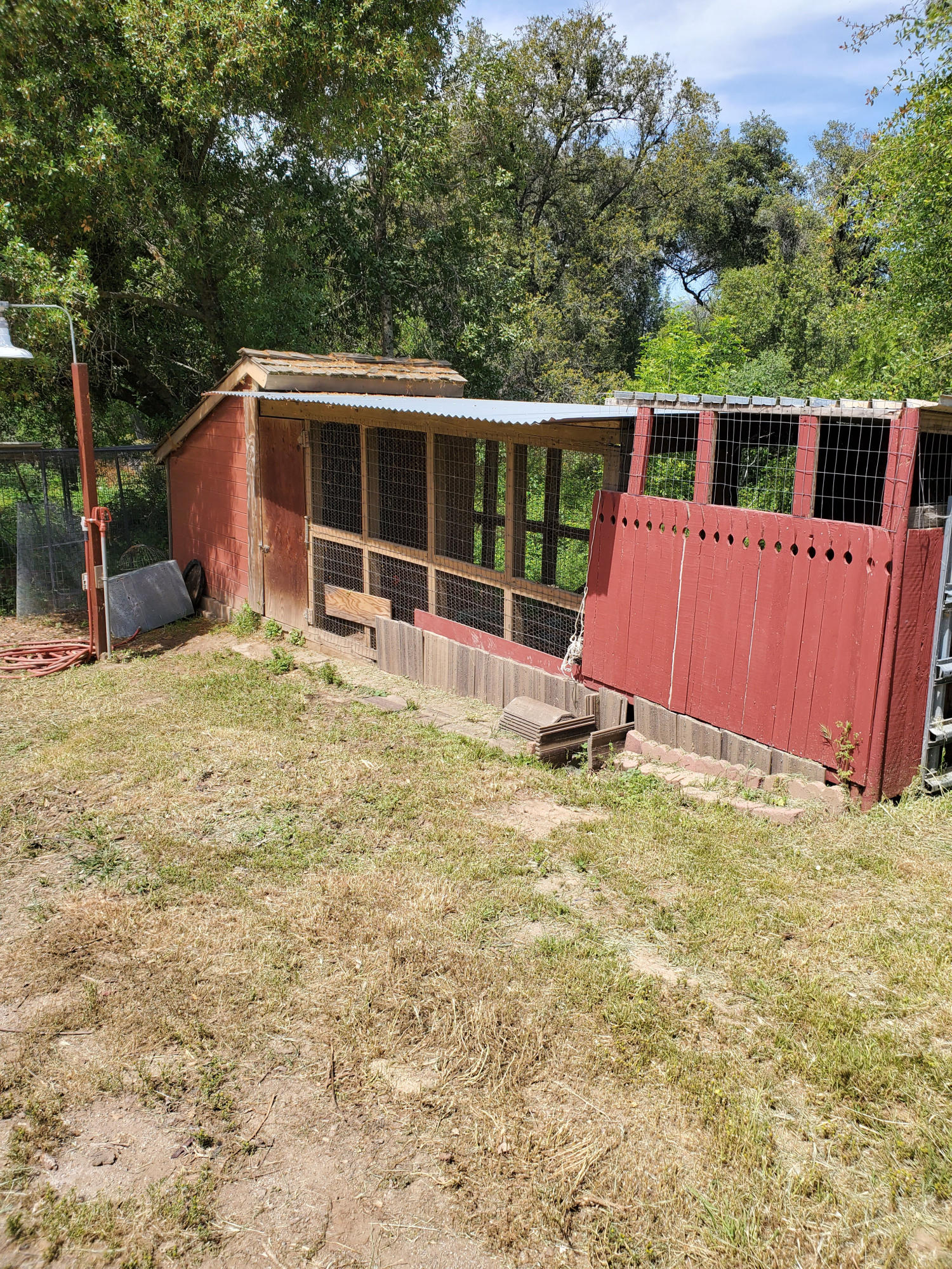 44332 Balch Park Road Springville, CA 93265 - Photo 41 of 48 Chicken Coop
