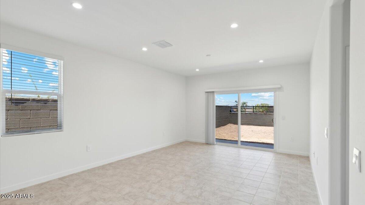 2727 Simone Avenue Apache Junction, AZ 85120 - Photo 8 of 21 Hanna great room